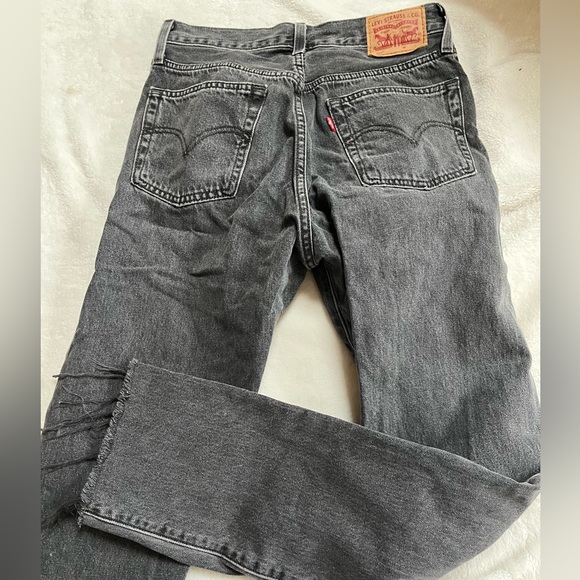 Levi’s 501 button fly jeans - Picture 2 of 3